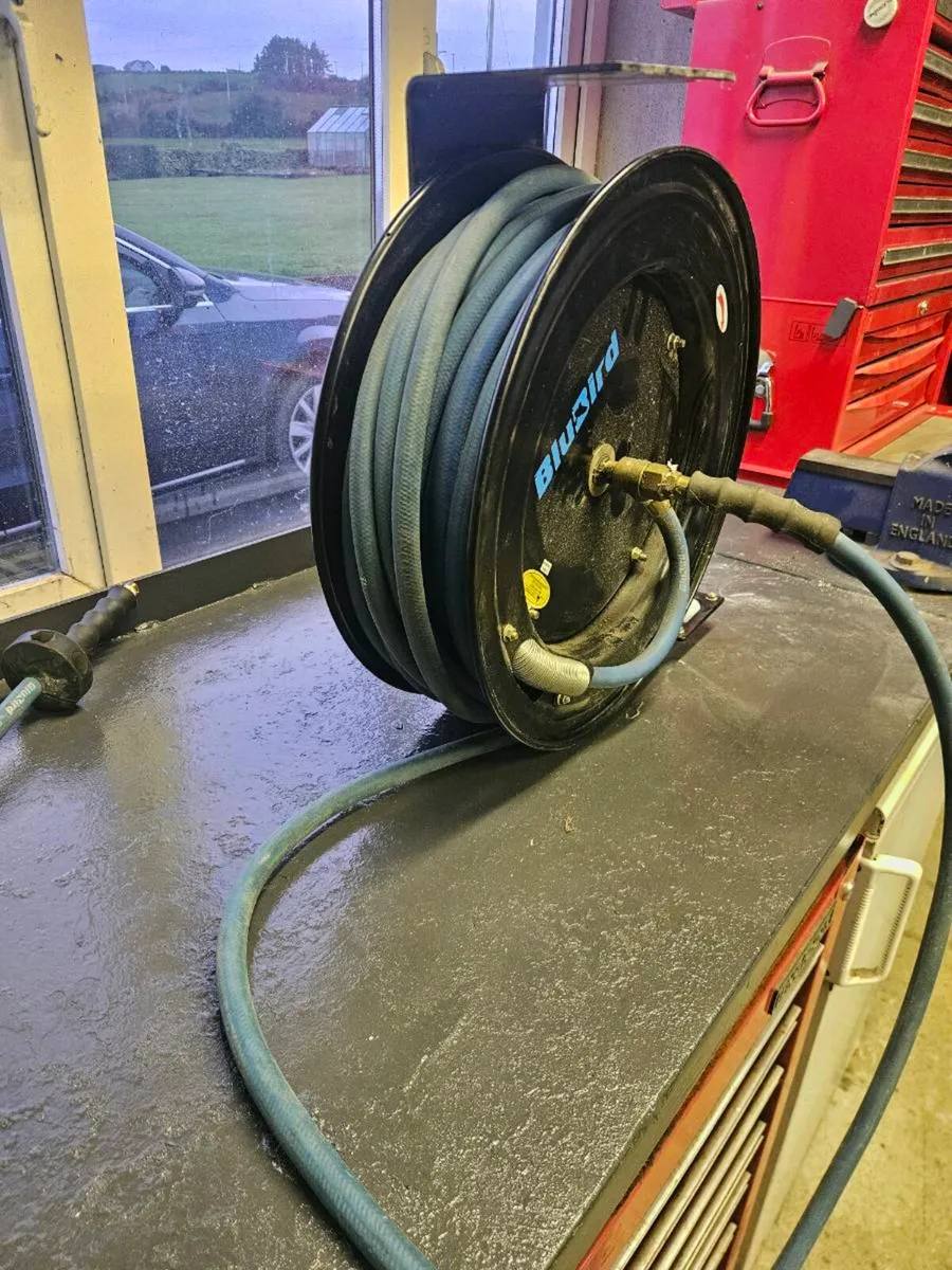 Pneumatic hose reel - Image 1