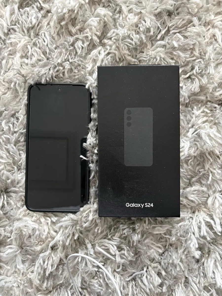 Samsung Galaxy S24 Excellent condition Rarely - Image 1
