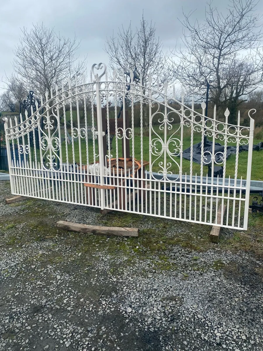 14 set of entrance gates - Image 2