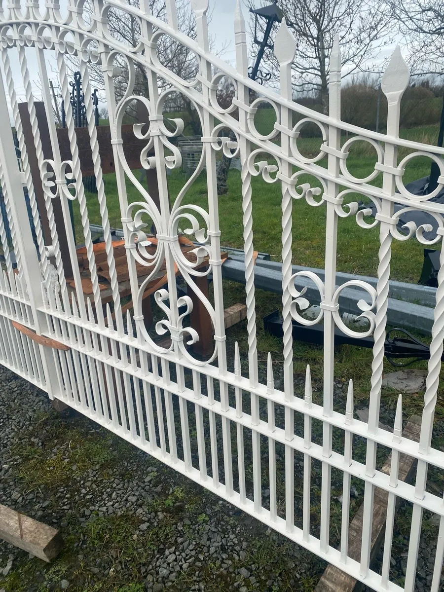 14 set of entrance gates - Image 4