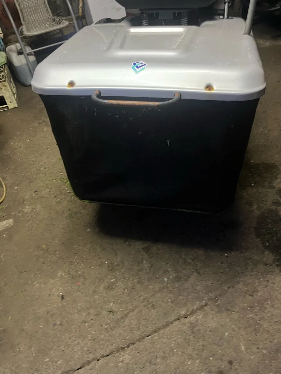 Lawnboss tractor mower - Image 4