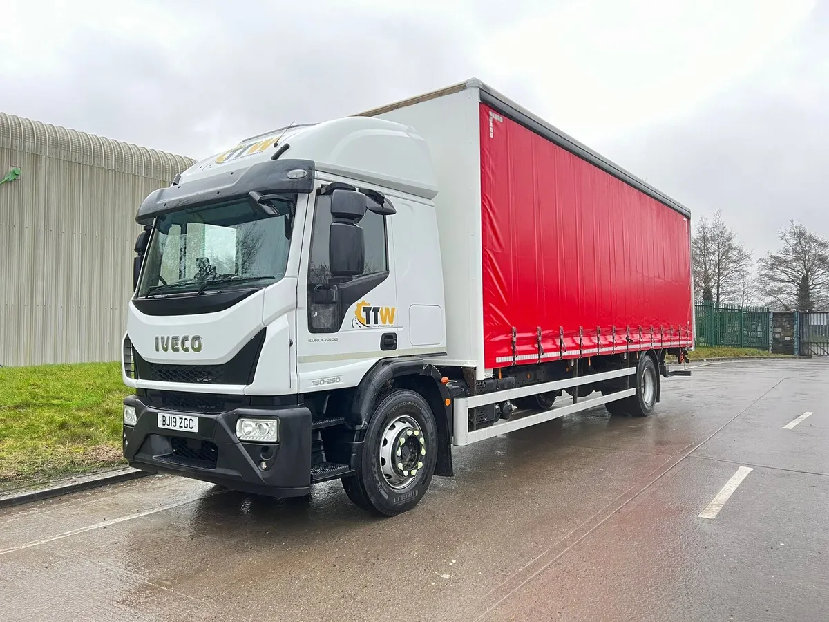 Iveco 18T Curtainside - Image 2