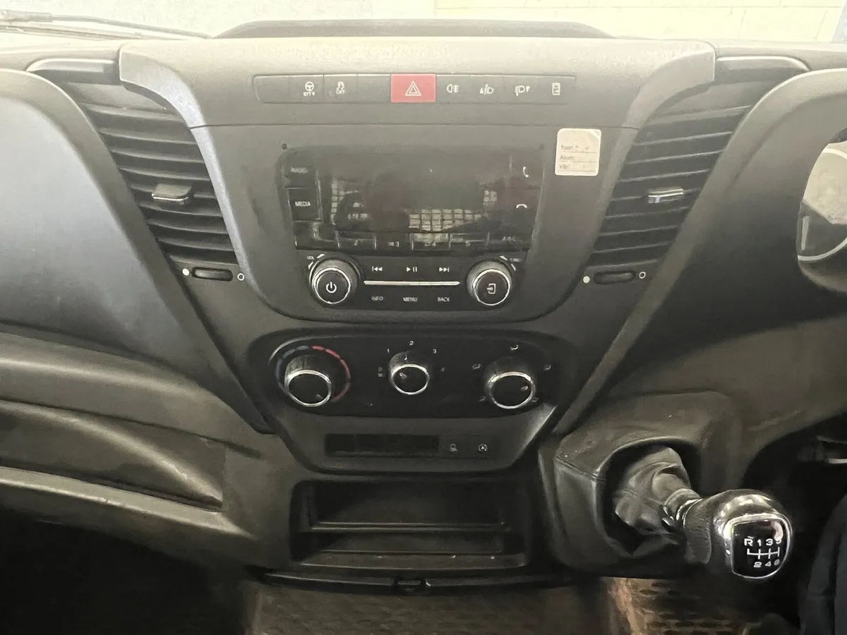 2022 Iveco Daily Tipper Van - Image 3