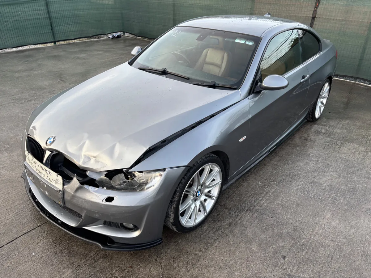 2009 BMW 320 D     M Sport  Light Damage - Image 2
