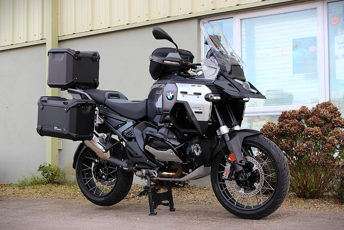 BMW R1300 GS Adventure Triple Black TE - Image 2