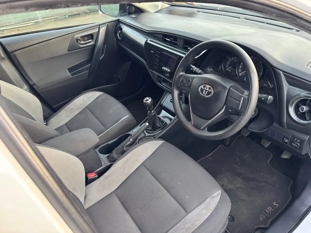 2018 Toyota Auris Light Damage - Image 3