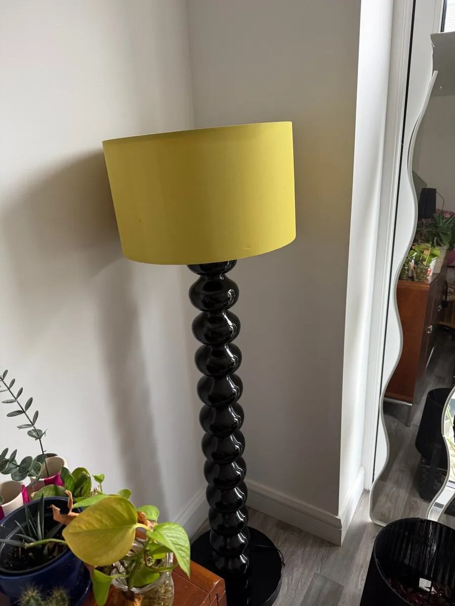 Black floor lamp with 2 lampshades - Image 2