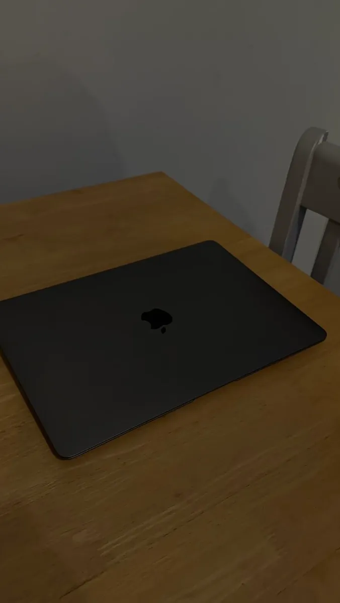 MacBook Air 13 inch, m1 8core 128gb, 8gb ram - Image 1