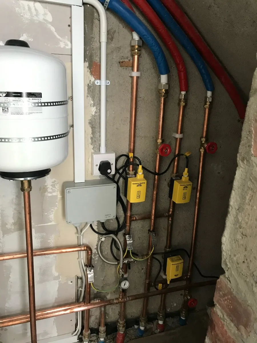 ELECTRICIAN - Image 4