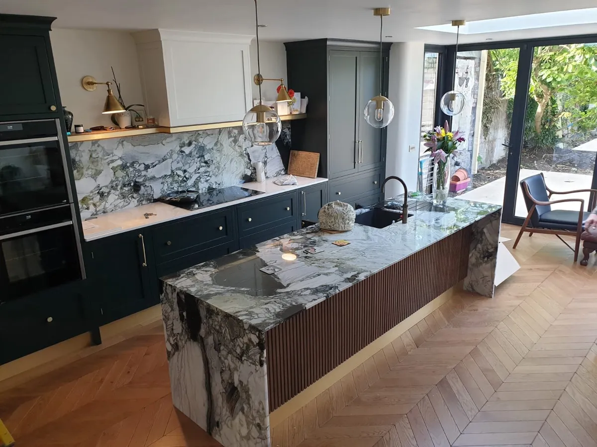 ELECTRICIAN - Image 2