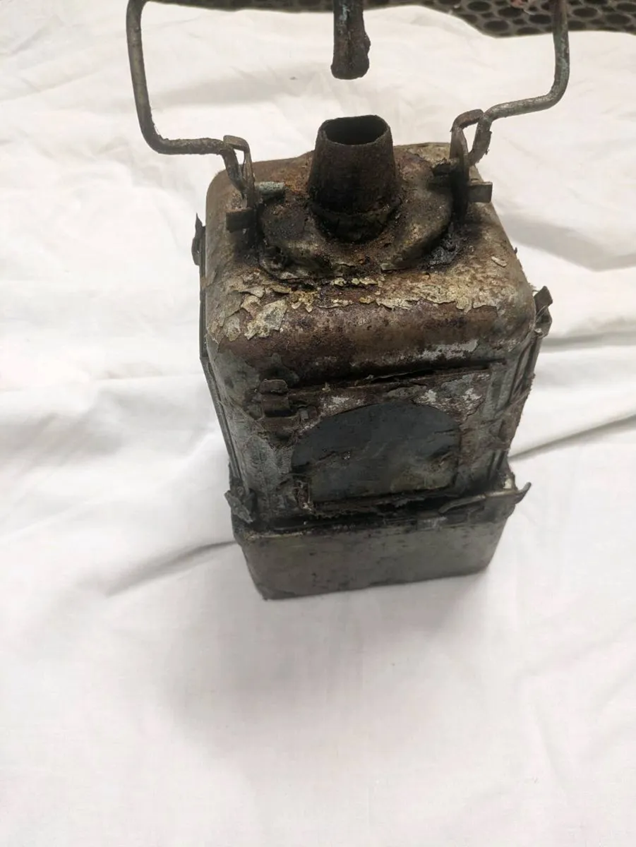 Old vintage railway lantern - Image 1