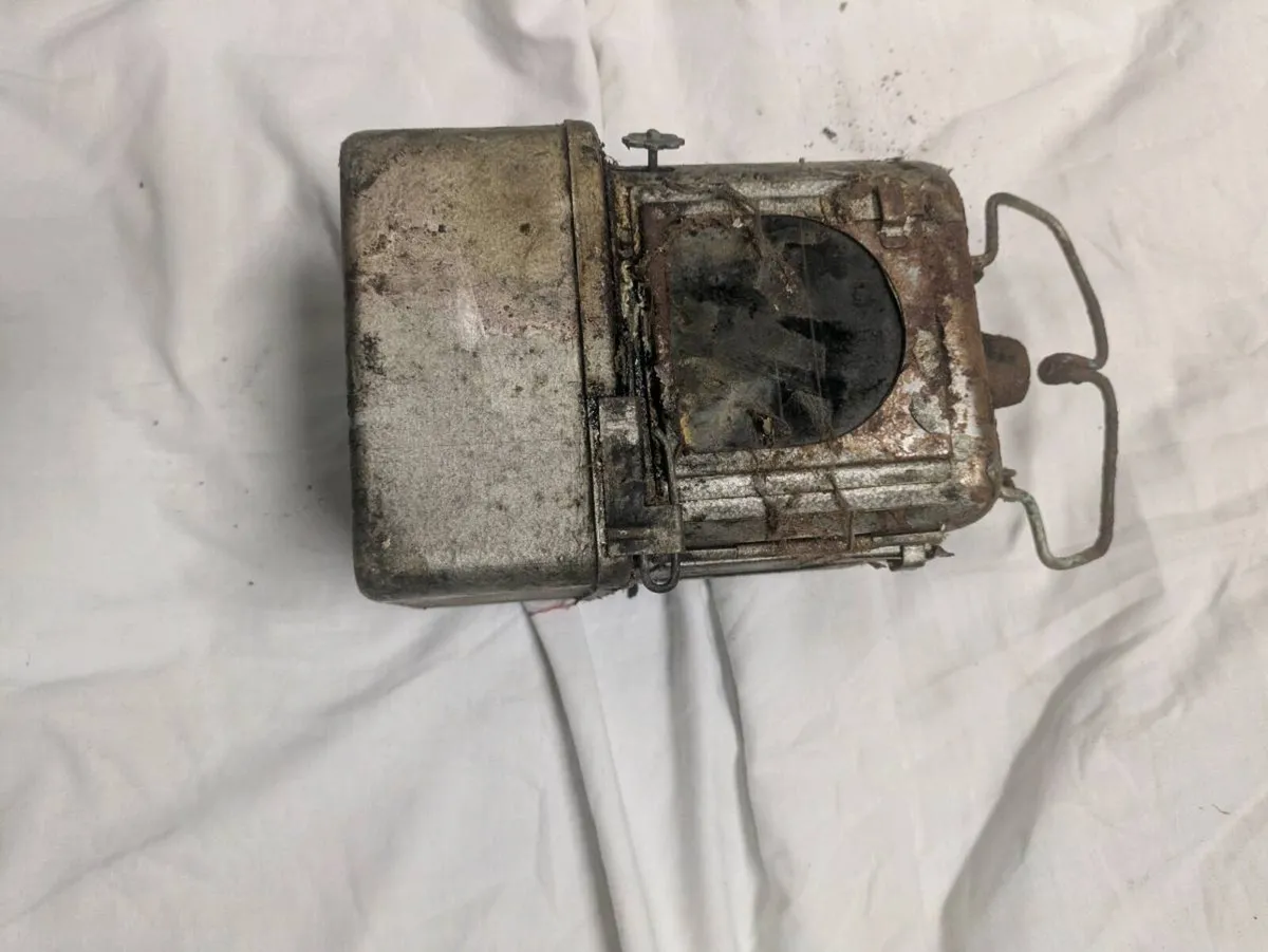 Old vintage railway lantern - Image 2