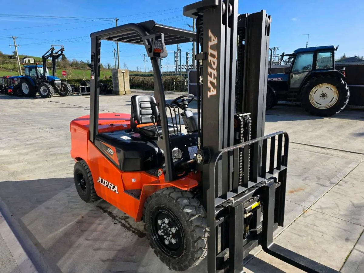 Megalift 3T and Alpha 3.5T forklifts - Image 3