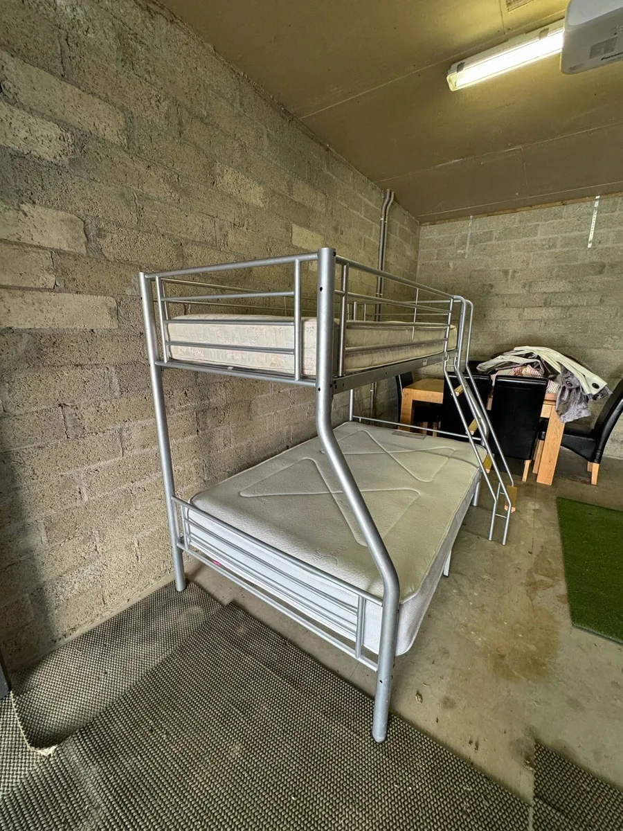 Triple Bunk bed with mattresses - Image 4