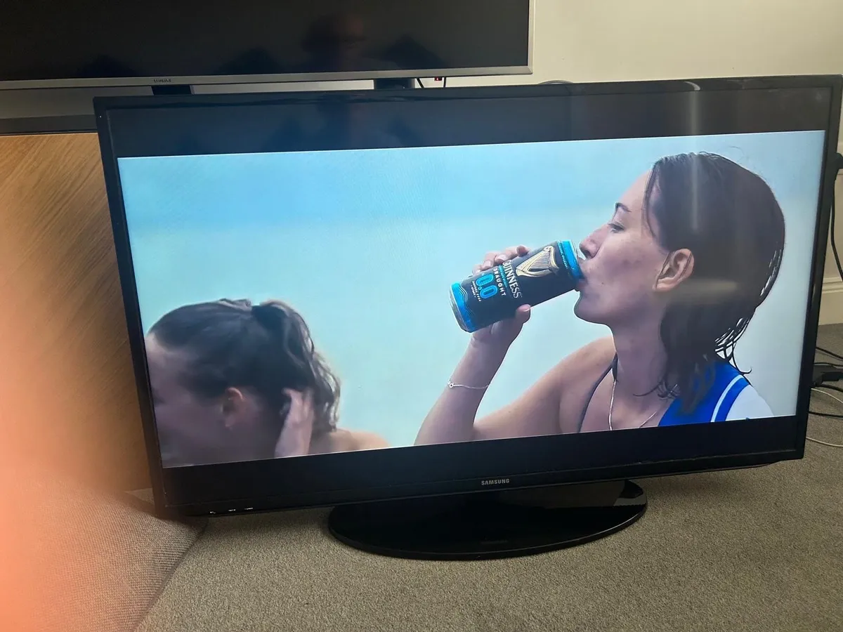 46 Inch Samsung LCD TV, Full HD 1080p - Image 3