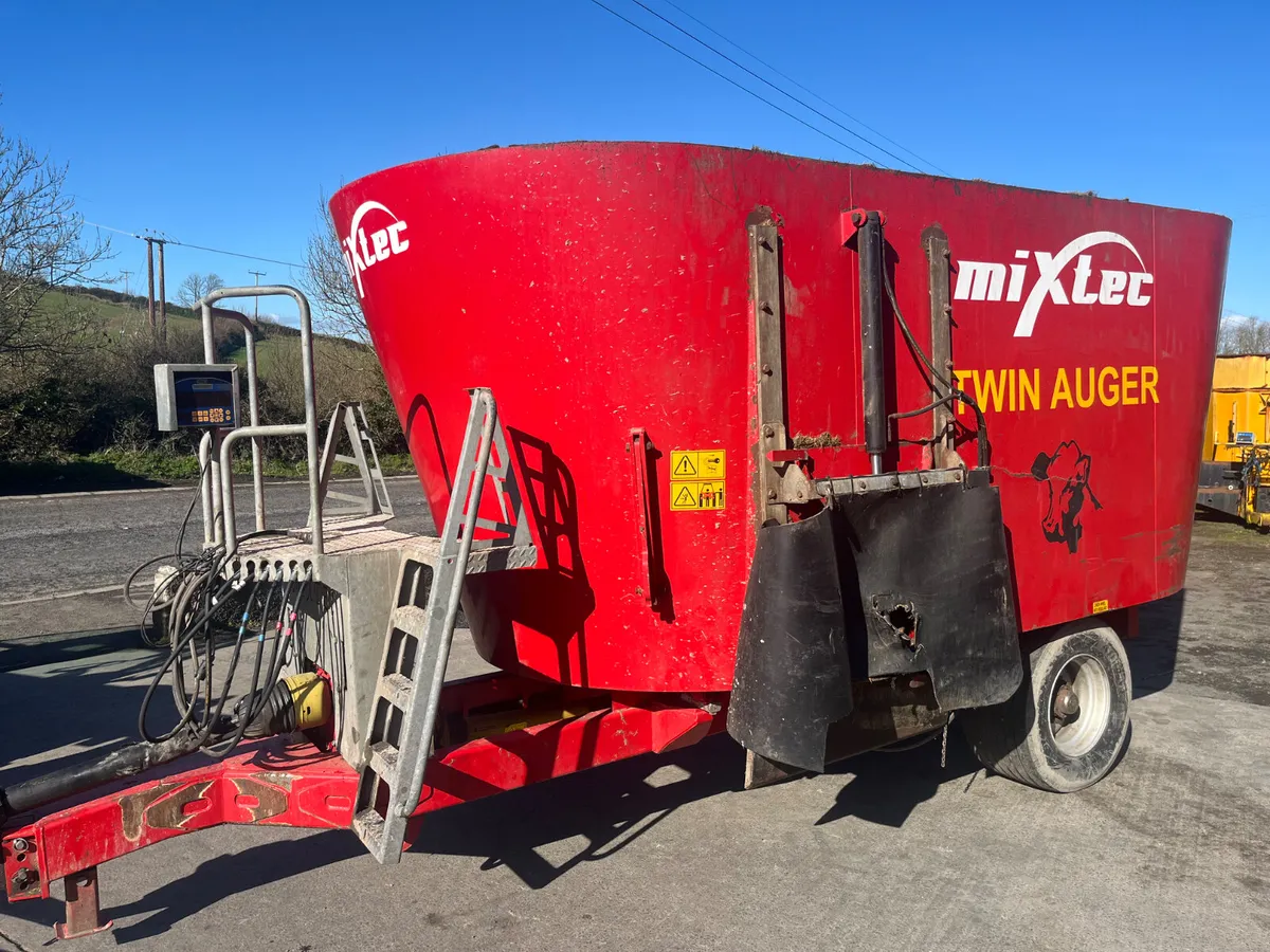 Used 2019 Mixtec Twin Auger Feeder - Image 4