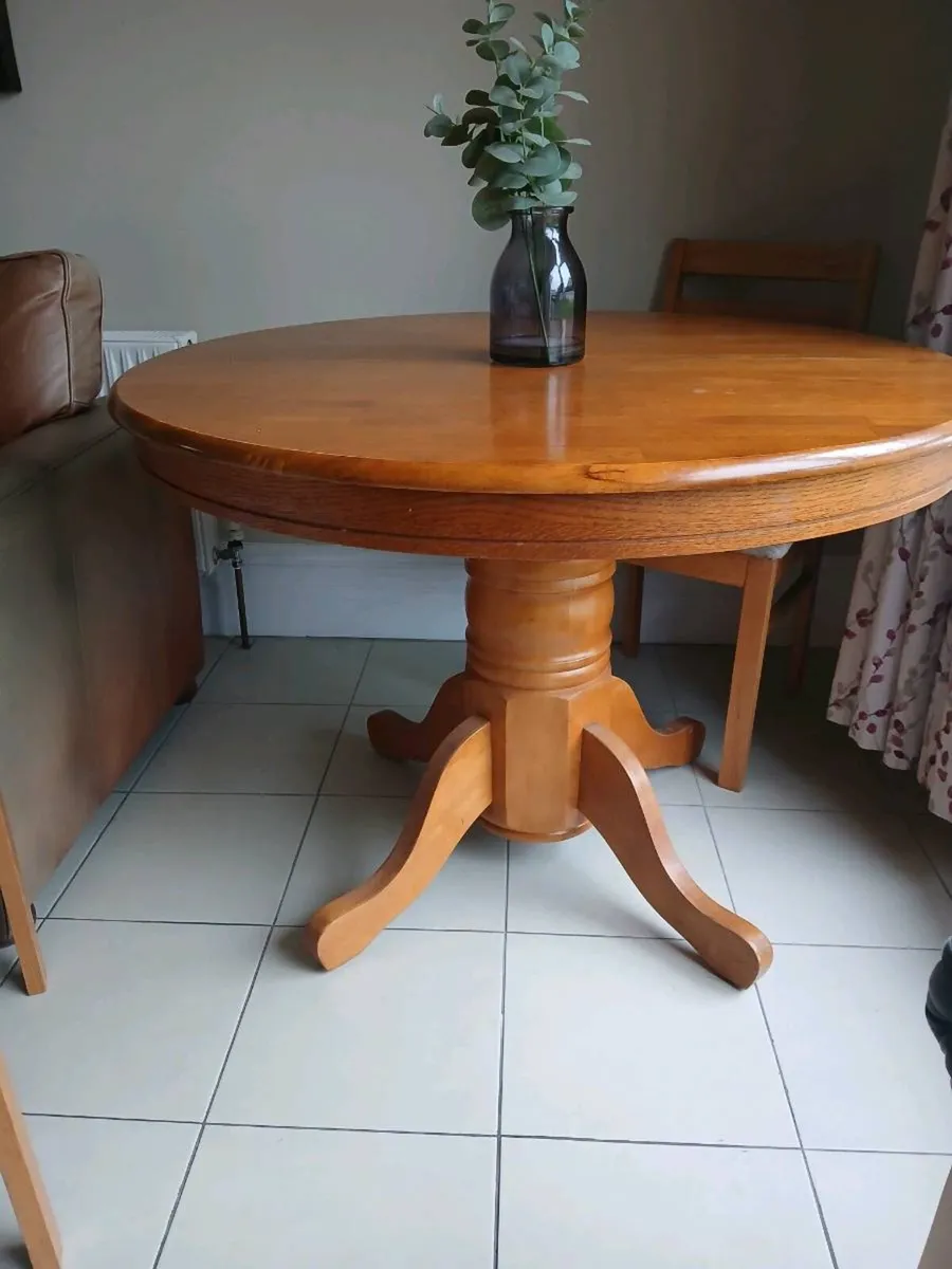 Solid wood extendable table - Image 1