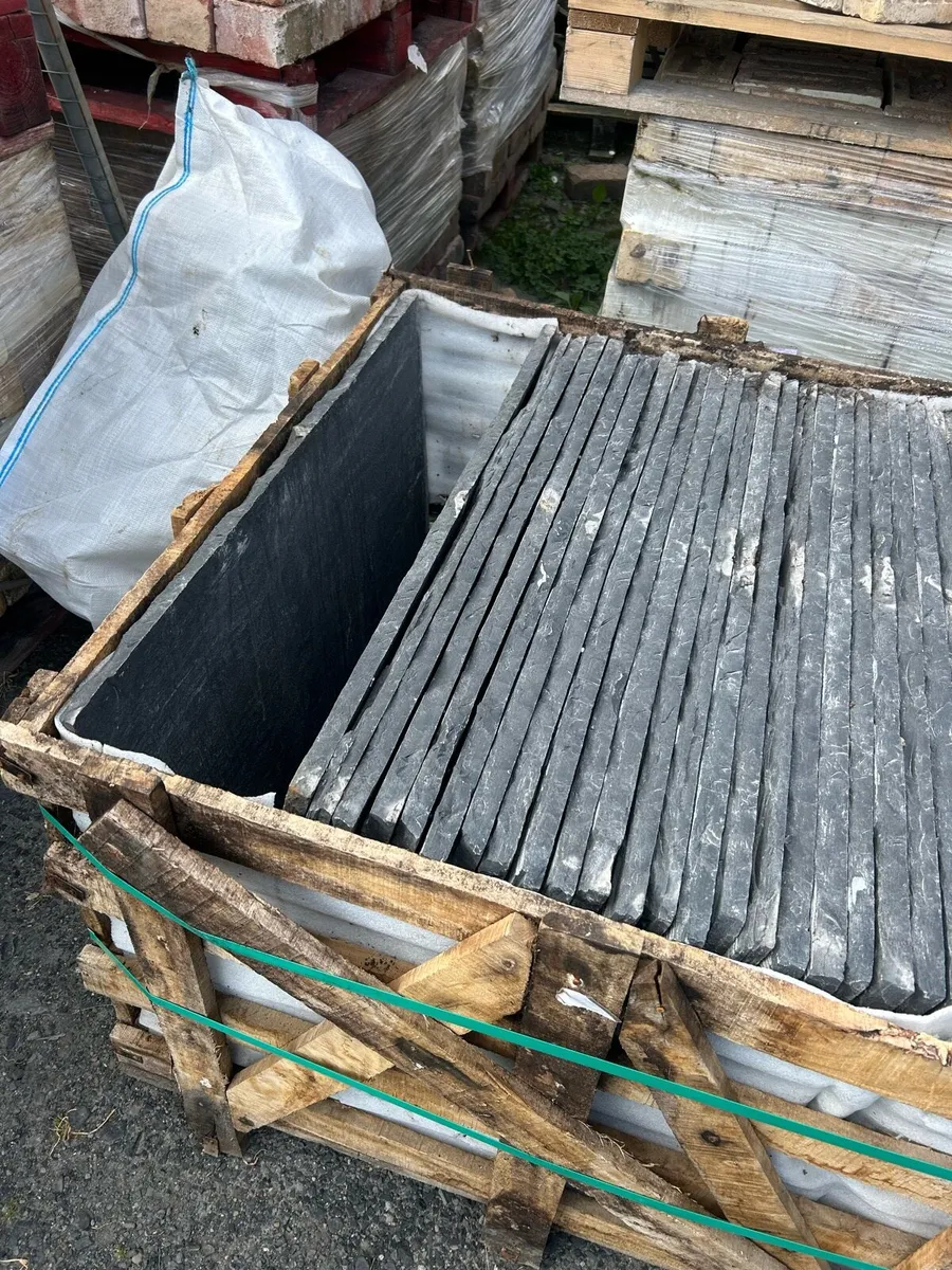 Limestone slabs - Image 1