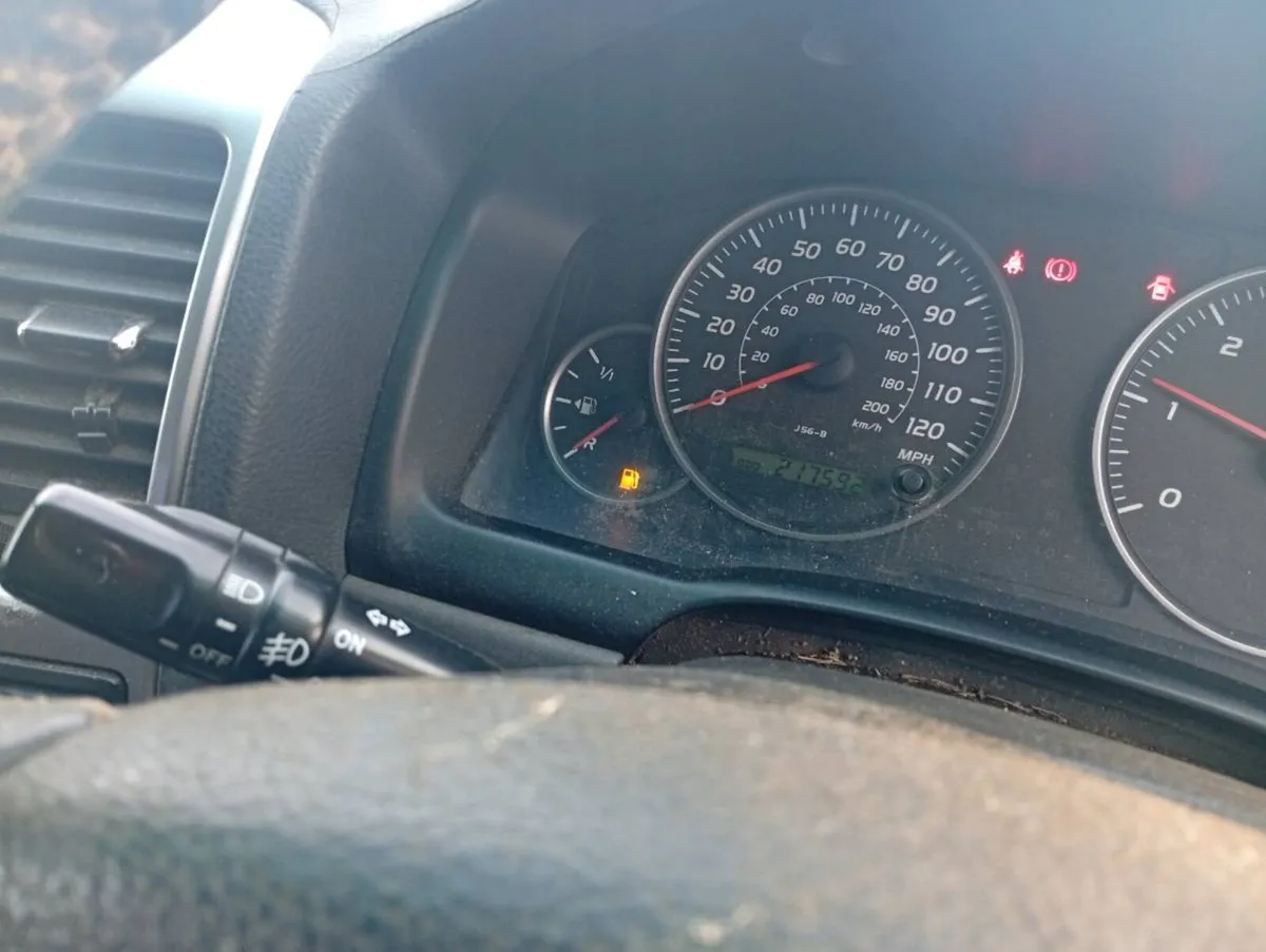 04 Toyota landcruiser - Image 4