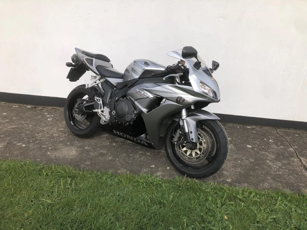 Honda fireblade - Image 1