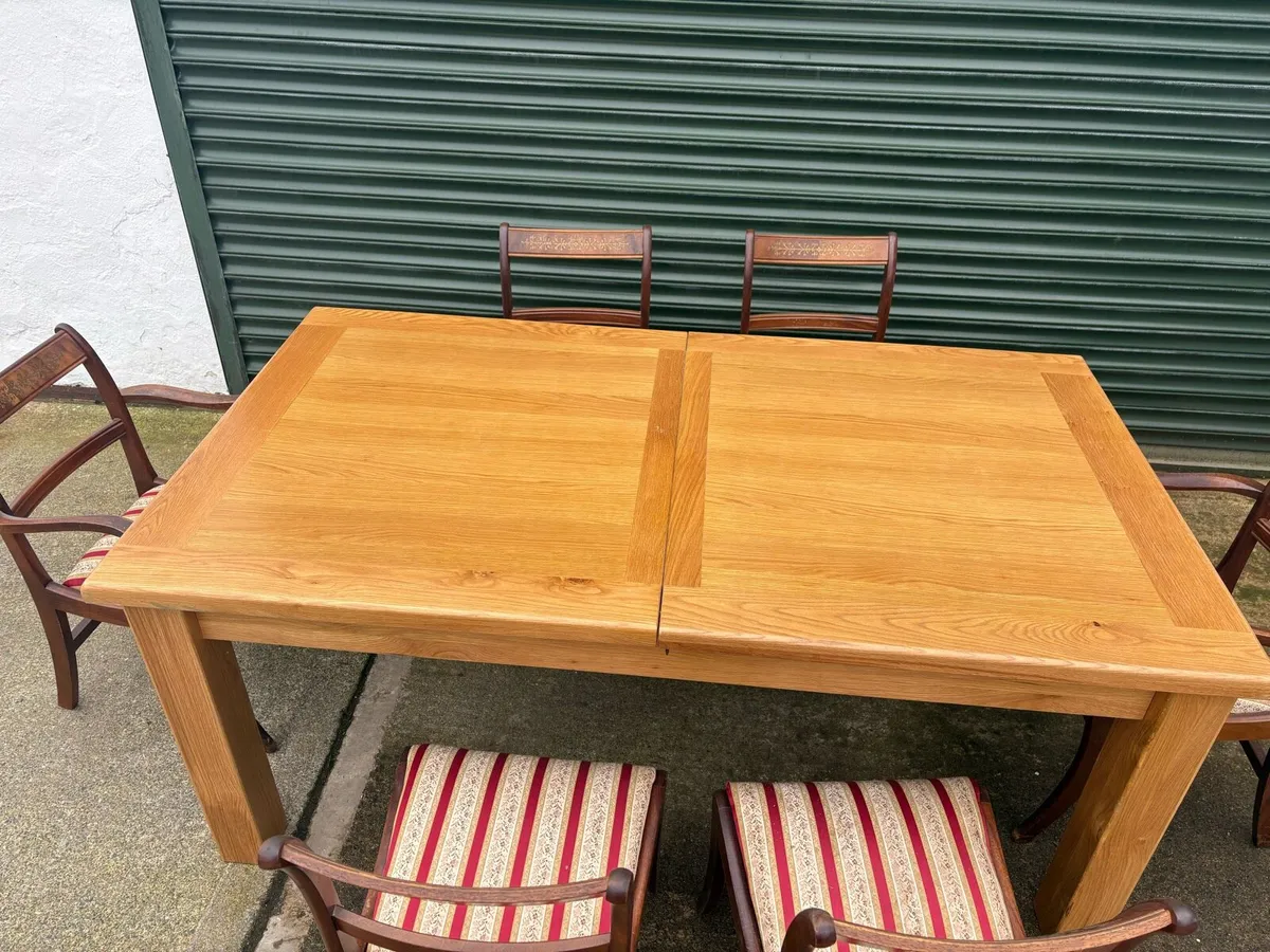 Table & chairs - Image 3