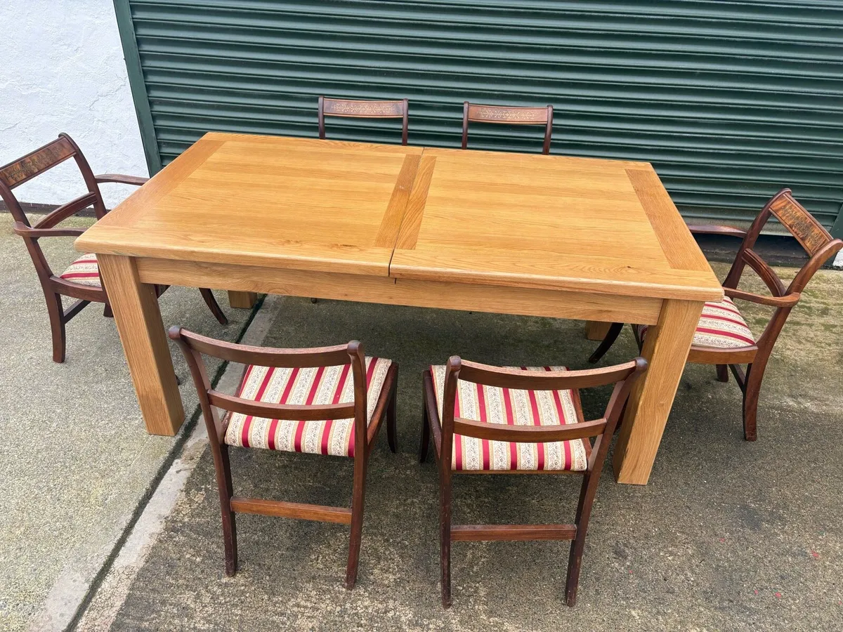 Table & chairs - Image 4