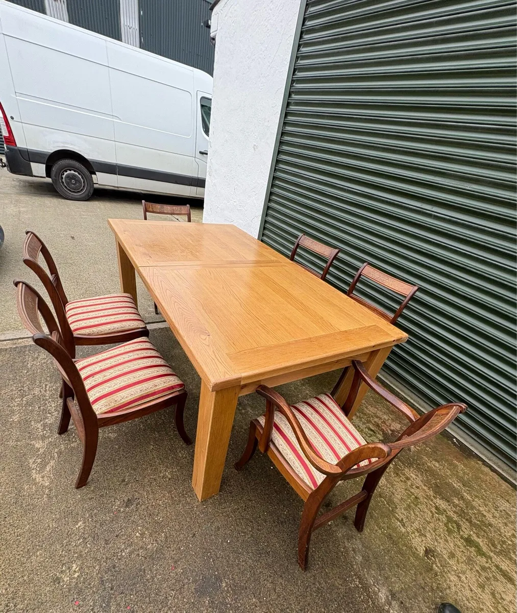 Table & chairs - Image 1
