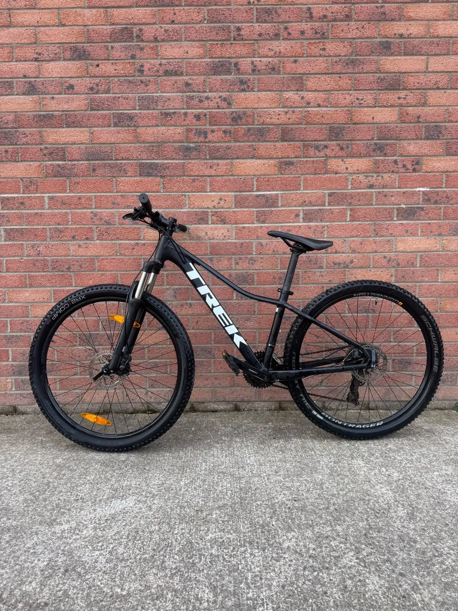 Trek Marlin 4 27.5” MTB - Image 1