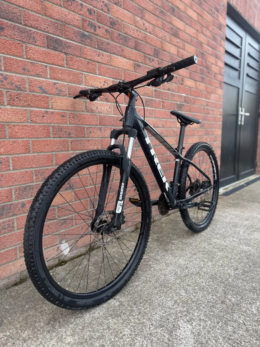 Trek Marlin 5 27.5” MTB - Image 3