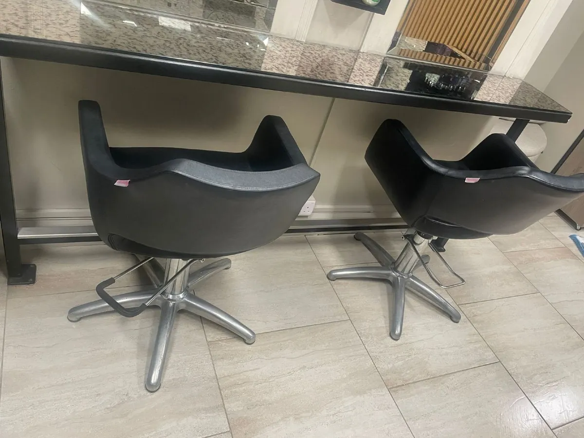 Hair salon stying chairs  8 and 1 wash basin - Image 2