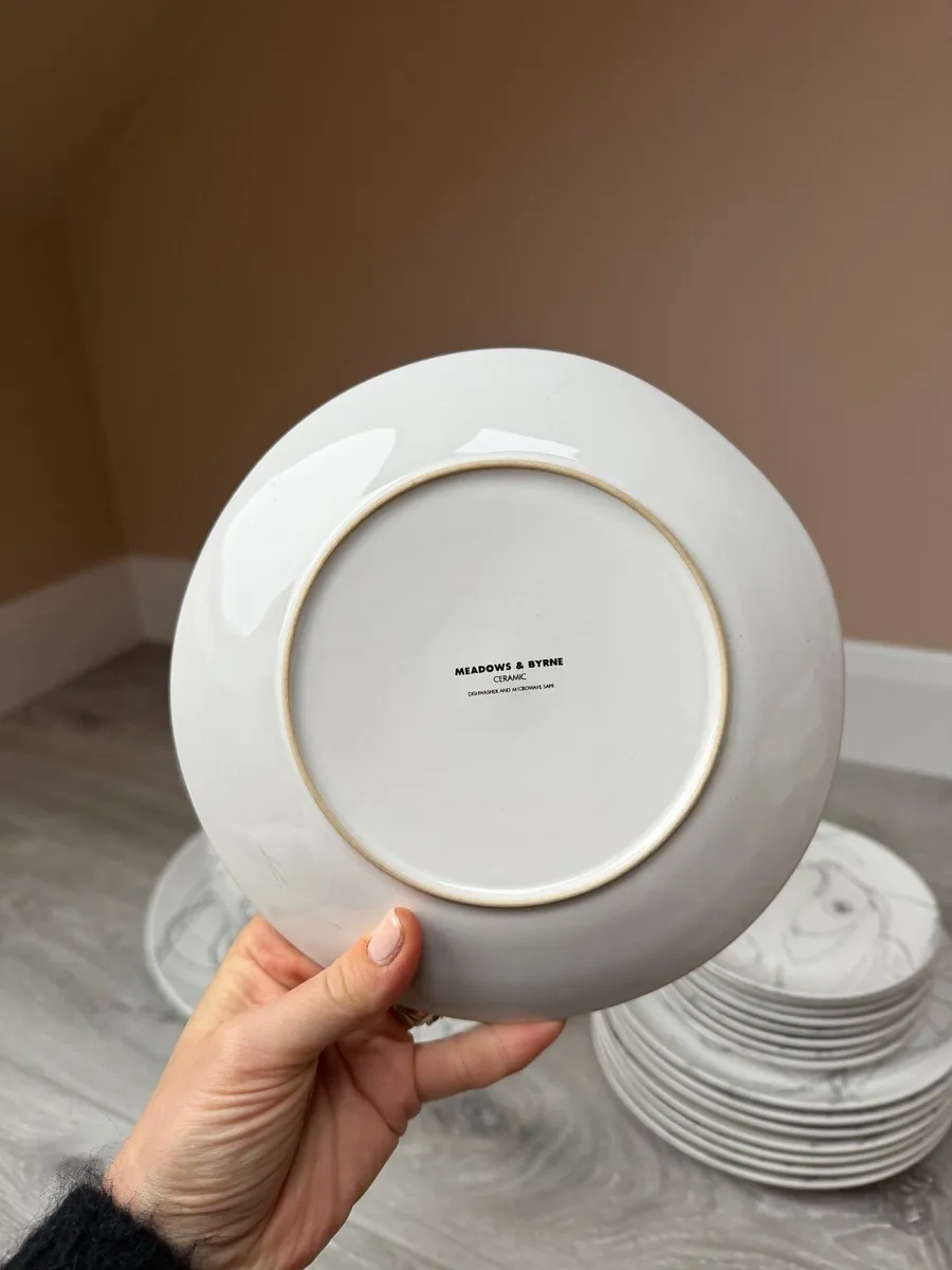 Dinnerware set Meadows & Byrne - Image 1