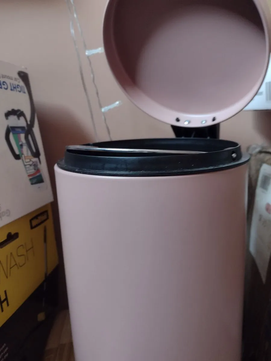New 3lt pedal bin with removable liner - Image 2