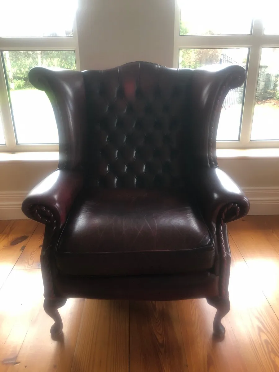 Suite of furniture - Image 1