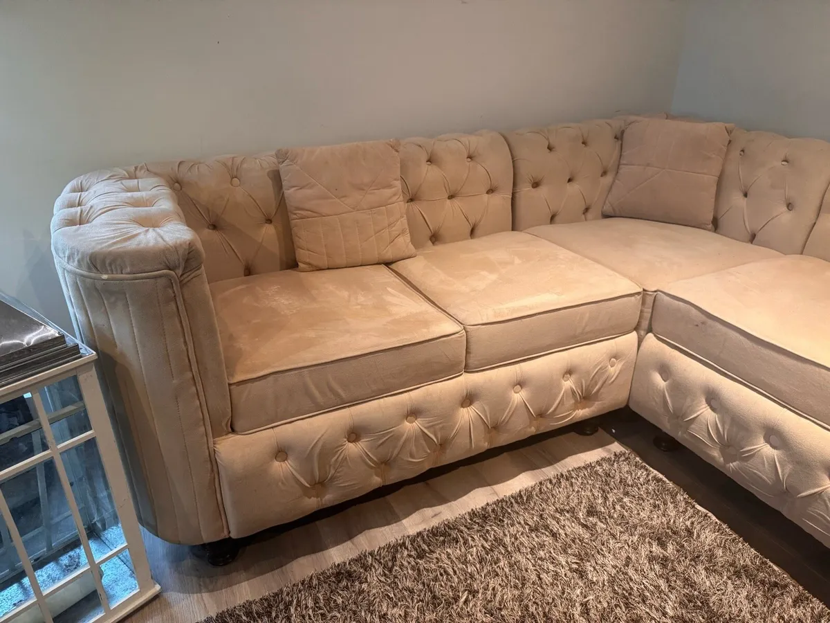 Chesterfield fabric corner sofa - Image 2