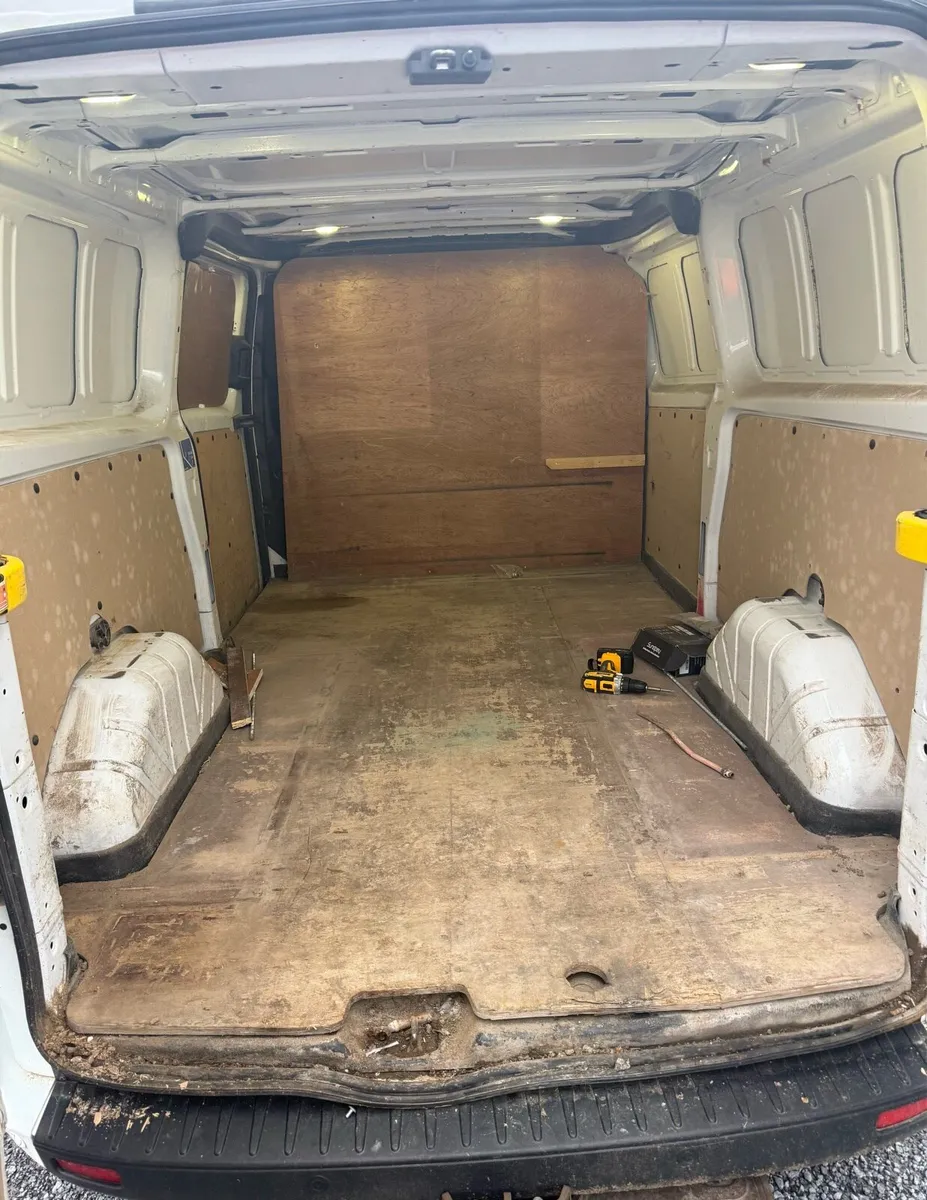 Man with van - Image 3