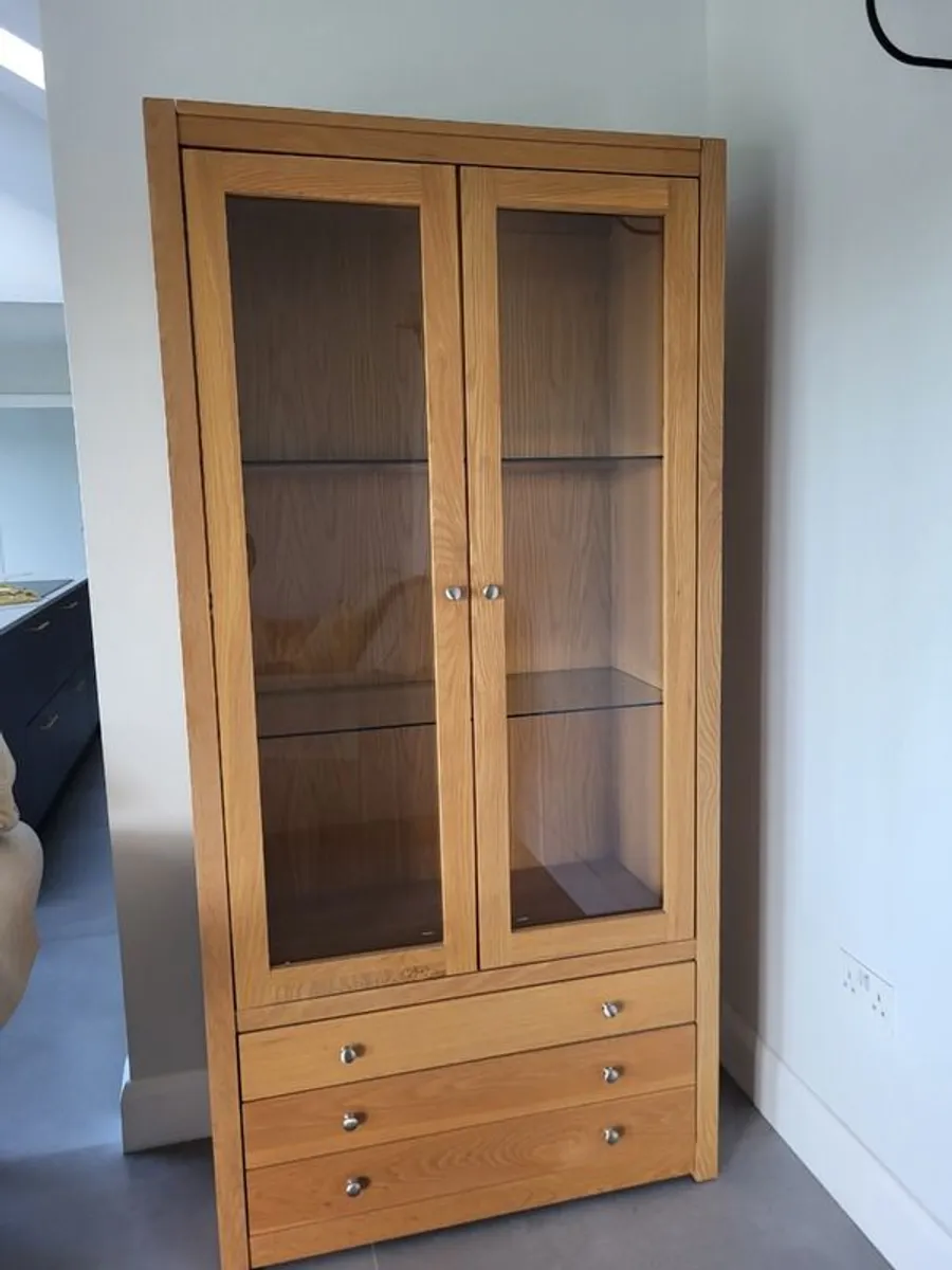 Stylish Oak Cabinet (184x90x40) - Image 1