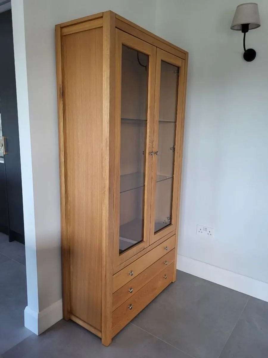 Stylish Oak Cabinet (184x90x40) - Image 3