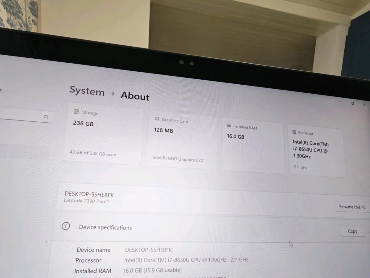 Dell Latitude 7390 2-in-1 i7 / 16GB RAM / Touchscr - Image 3