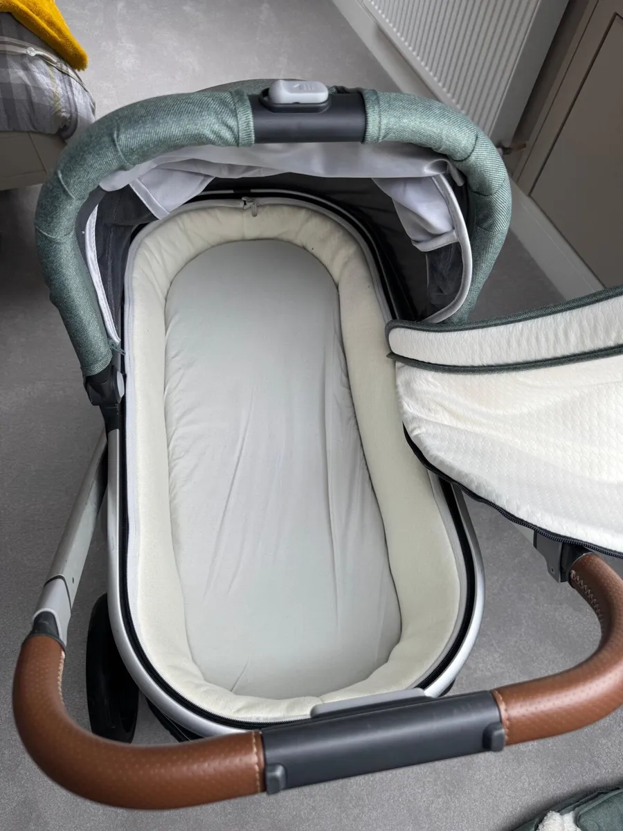 Vista uppa baby V 2 travel system - Image 3