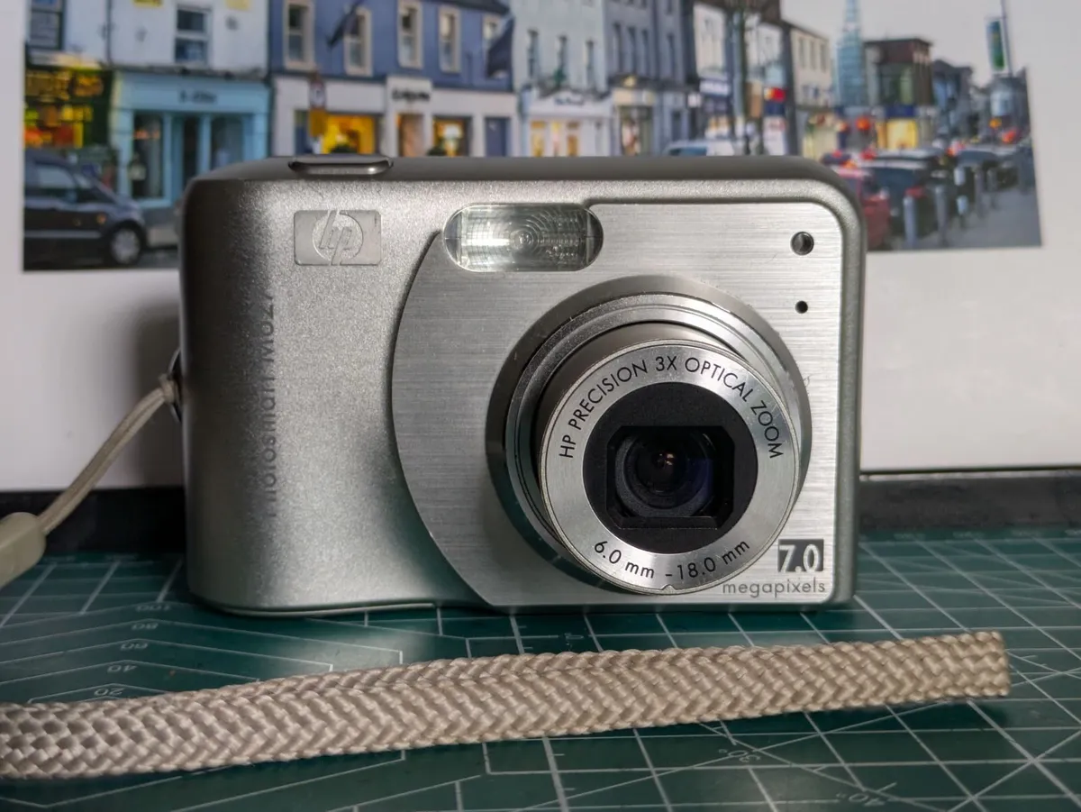 HP 7MP CCD🌈 compact camera - Image 1