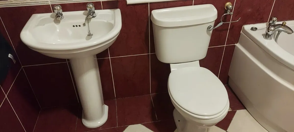 Toilet and wash hand  basin - Image 4