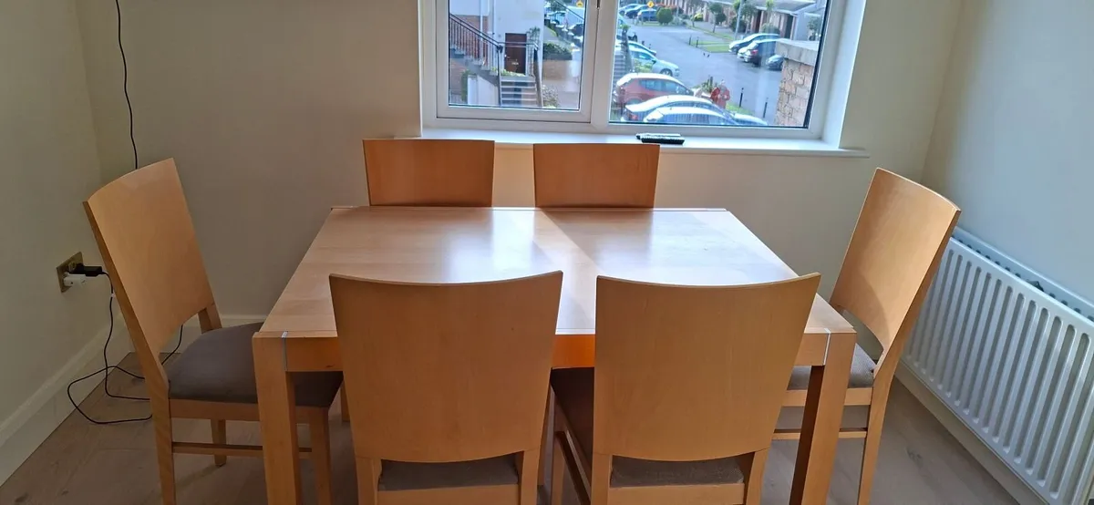 extending dining table and 6 chairs - Image 2