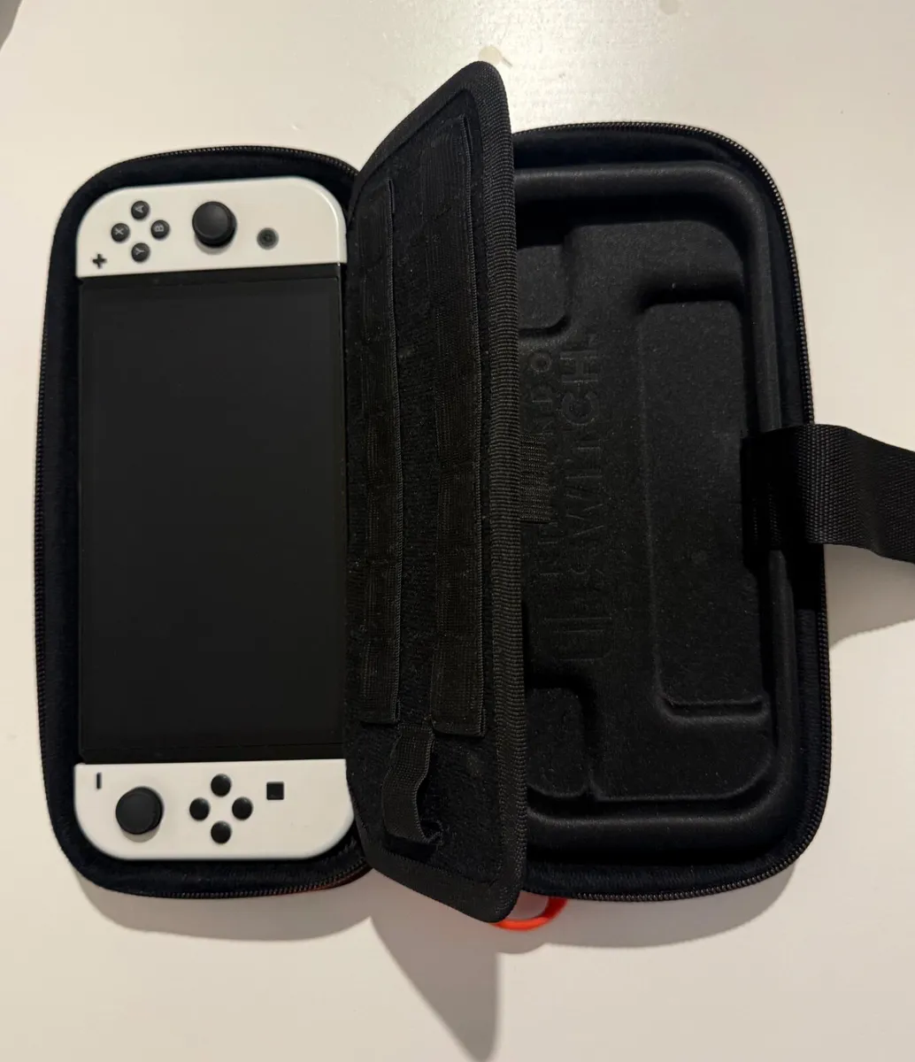 Nintendo Switch OLED 64gb - Image 3