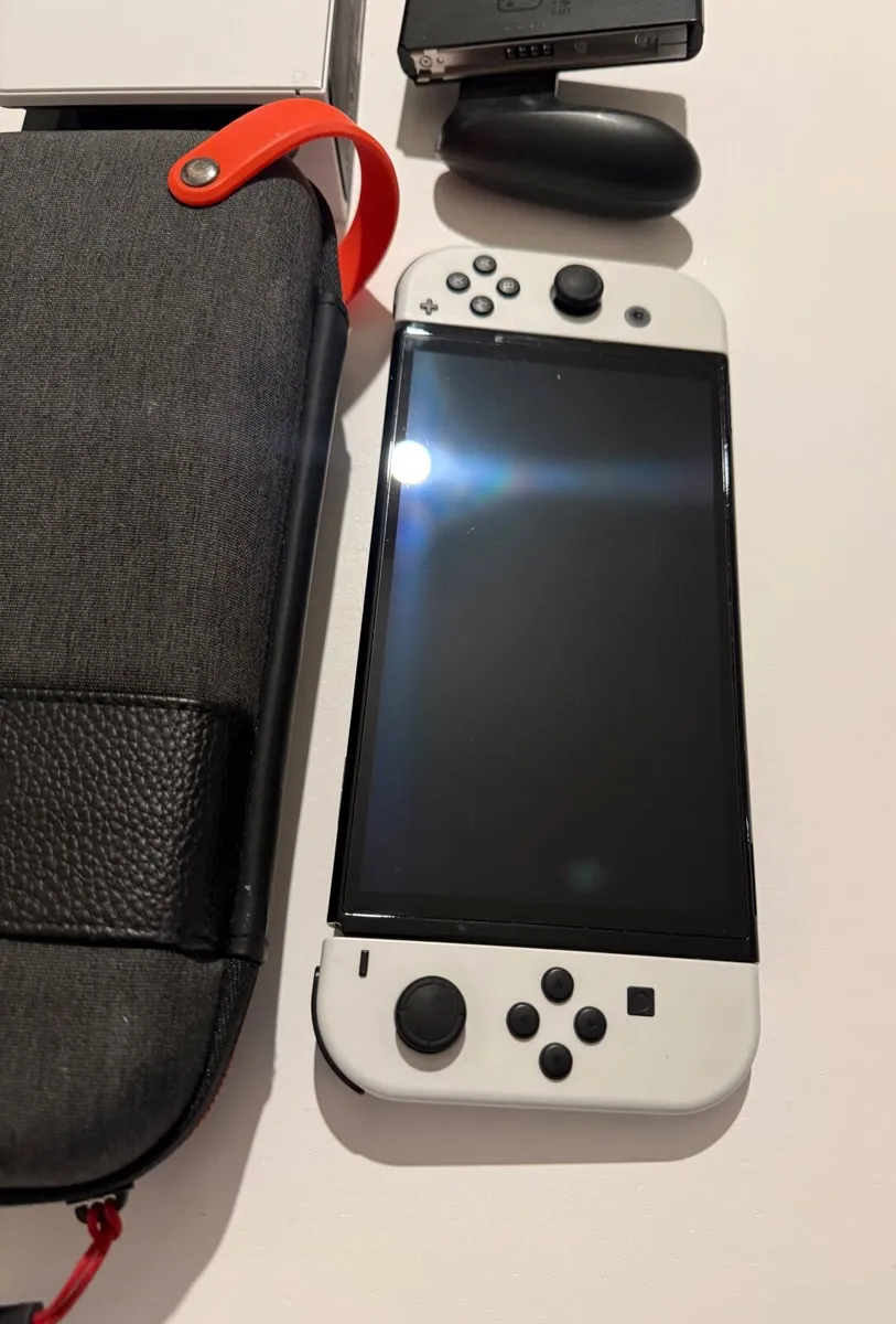 Nintendo Switch OLED 64gb - Image 4