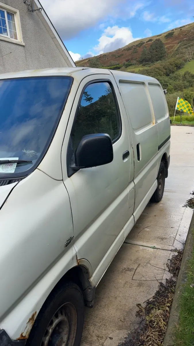 Toyota hiace - Image 2