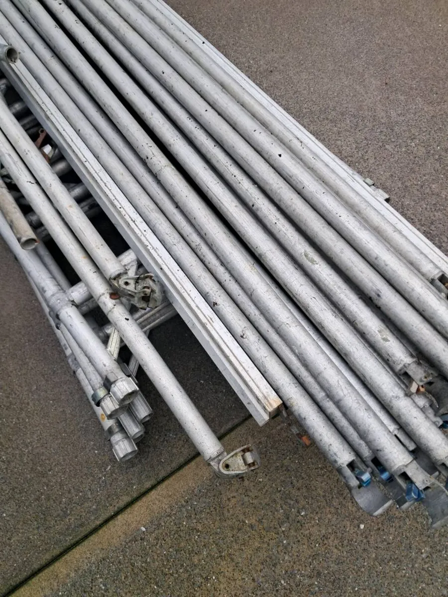 Aluminium tower scaffolding - Image 2