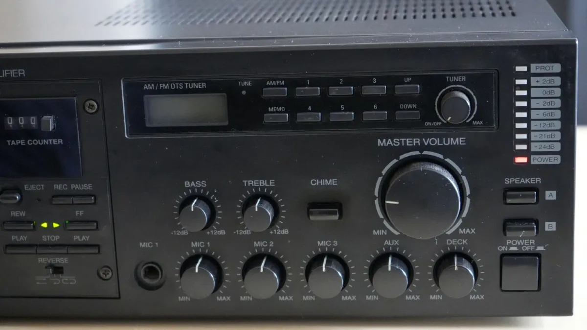 Cassette receiver amplifier [vintage] - Image 1