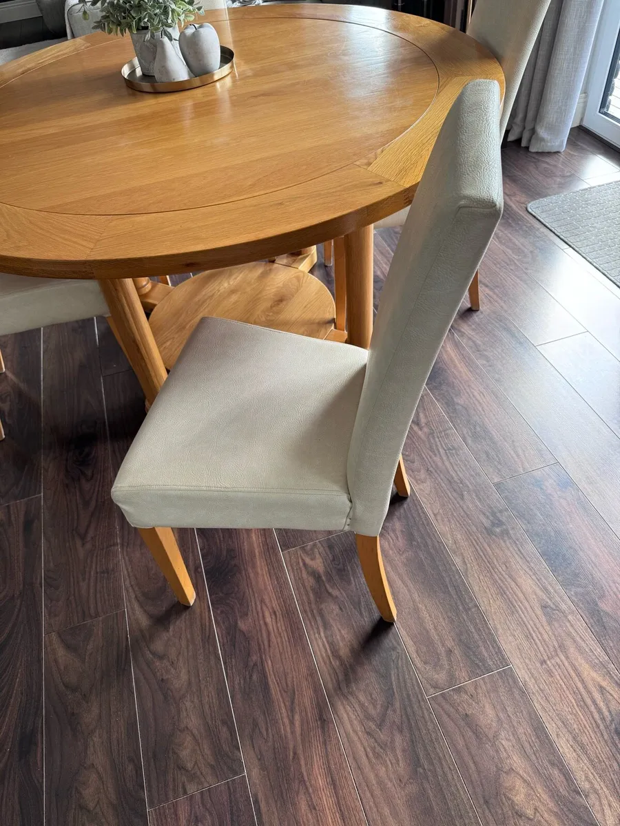Oak Round Dining Table and 6 Chairs - Image 2