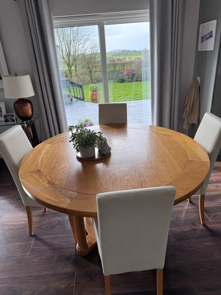Oak Round Dining Table and 6 Chairs - Image 3