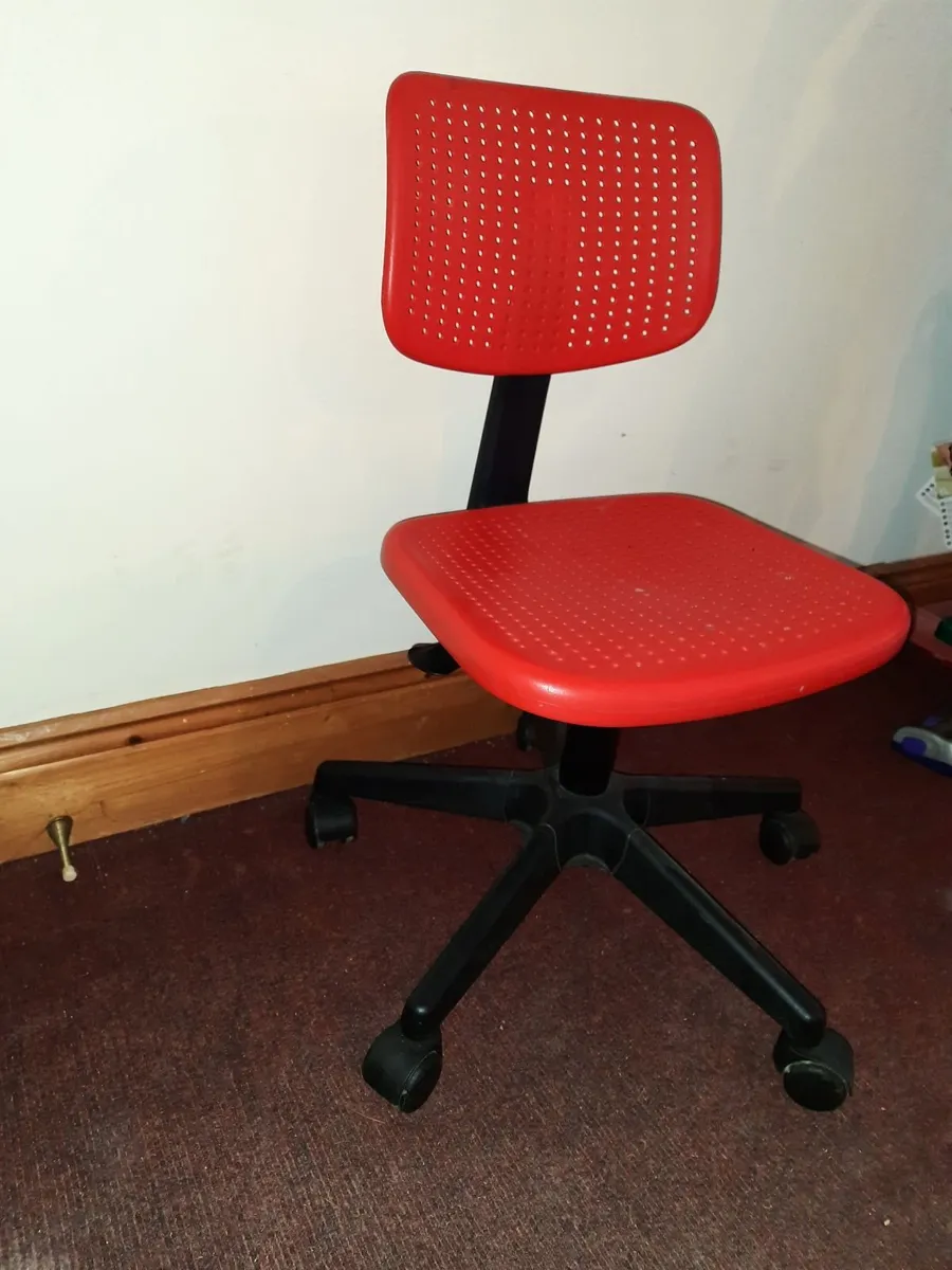 Child's Chairs - Image 1